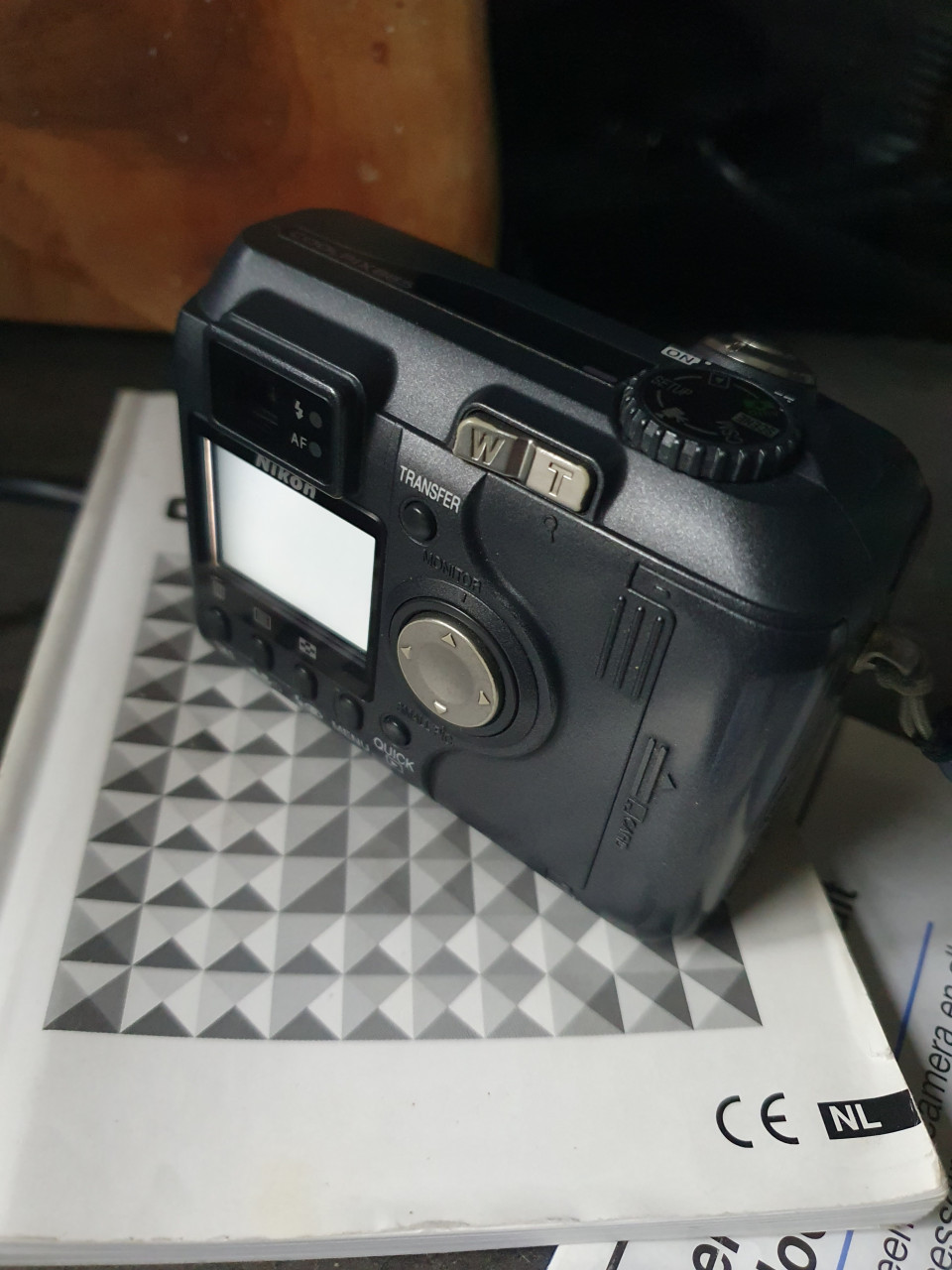 Zeer nette werkende Nikon Coolpix 885 zoom camera met accessoires...