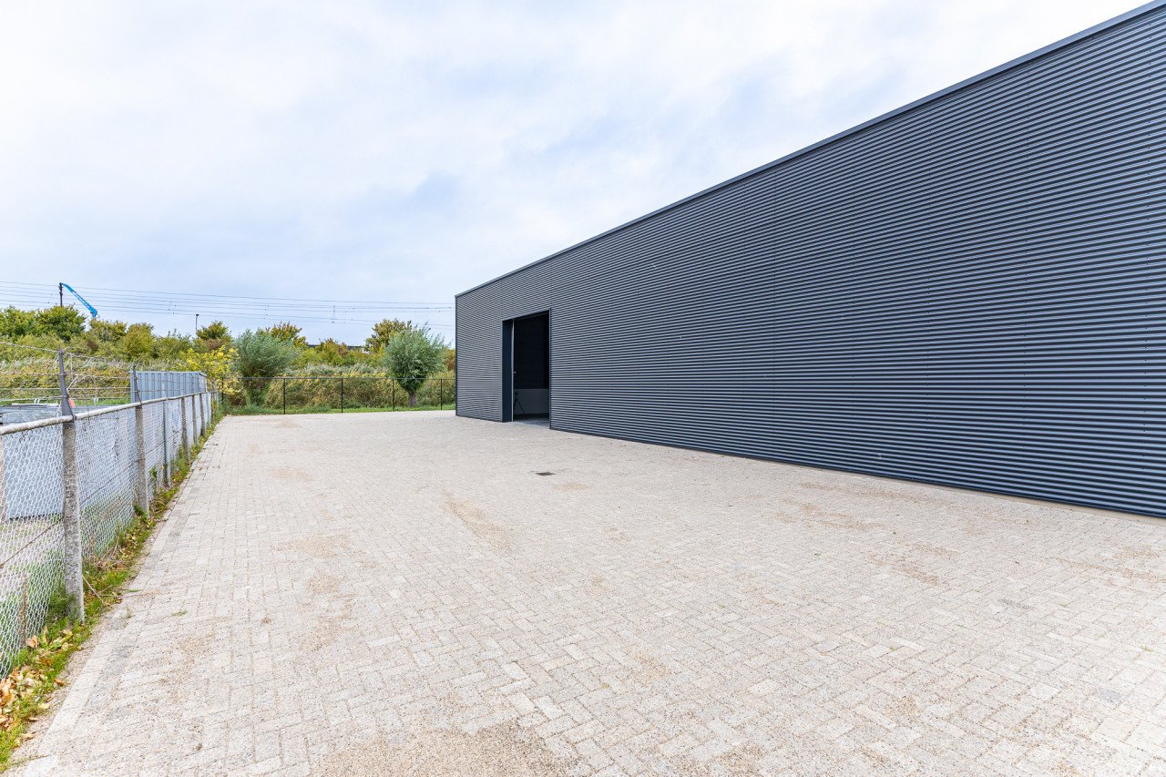 Bedrijfsunit Middelburg 292 m2 met buitenterrein