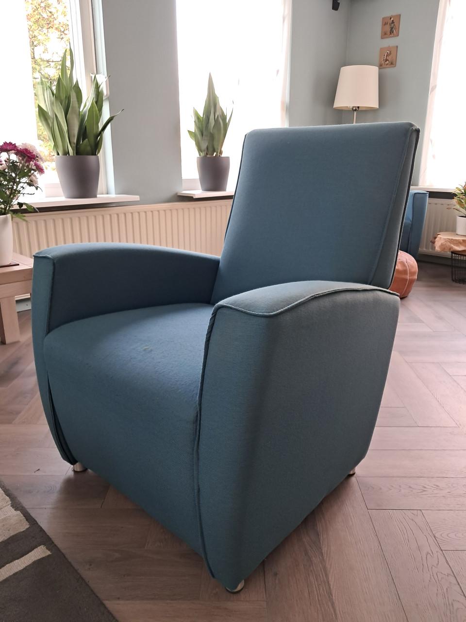 2 stuks Fauteuil kleur petrol 93cm hoog x 80 breed x 75 diep