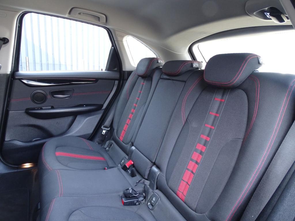 BMW 2-serie active tourer 218i executive | stoelverwarming | navi | bluetoo