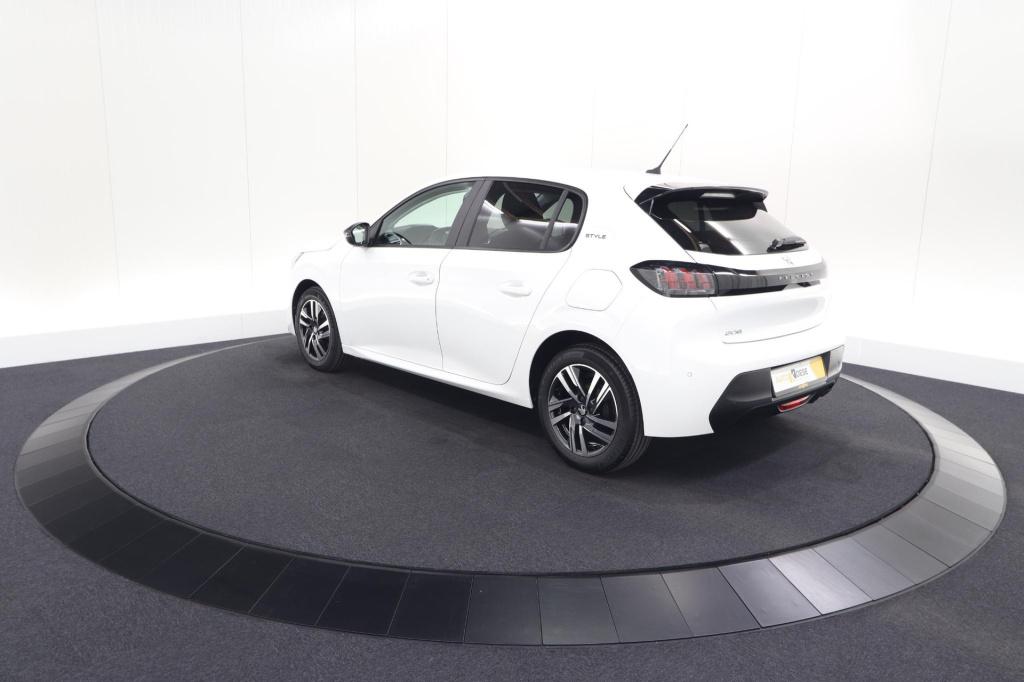 Peugeot 208 1.2 puretech style | parkeersensoren | navigatie | apple carpla