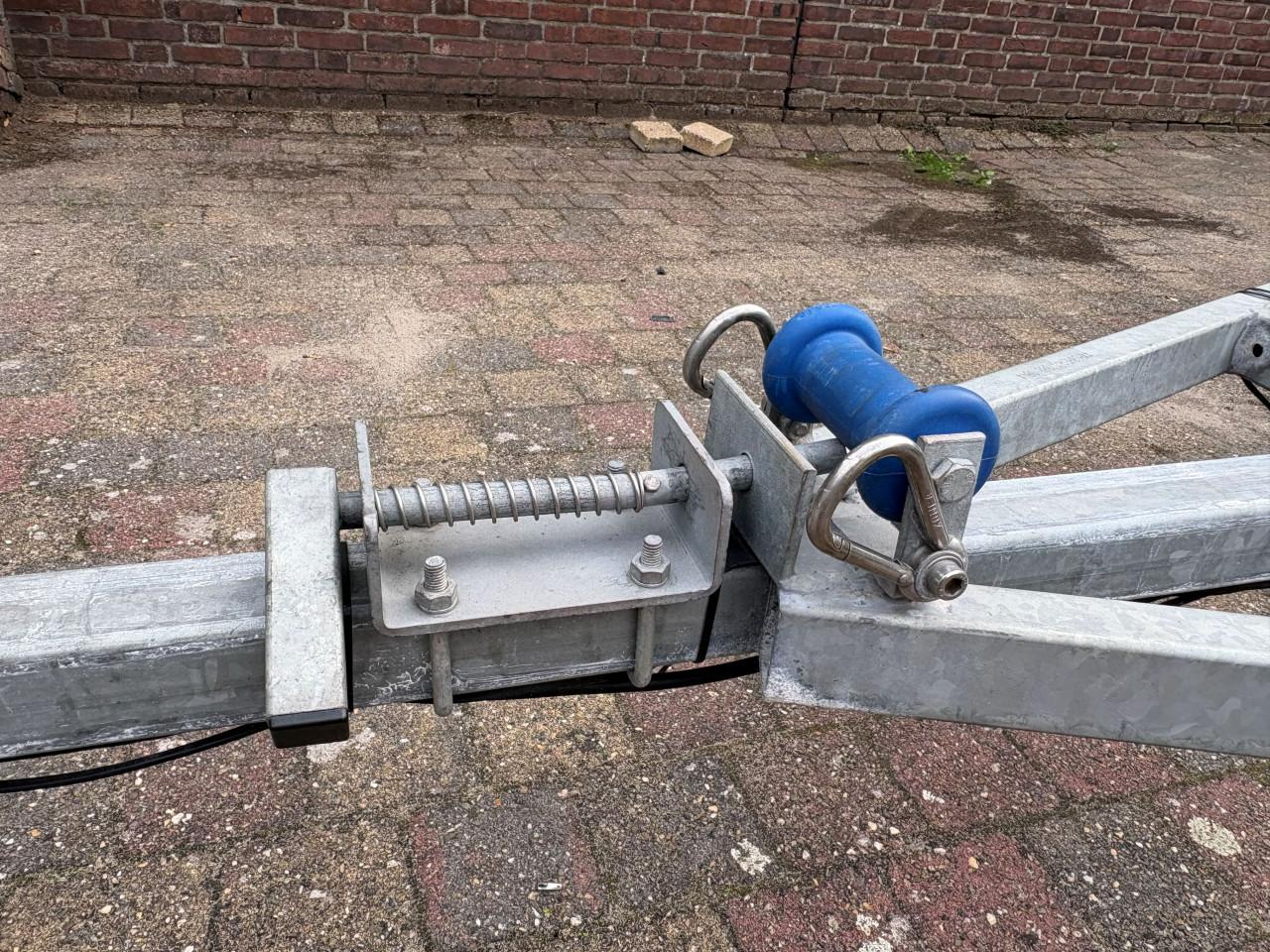 Kanteltrailer TTH 750 EASYROLLER COC met gratis Wayfarer zeilboot