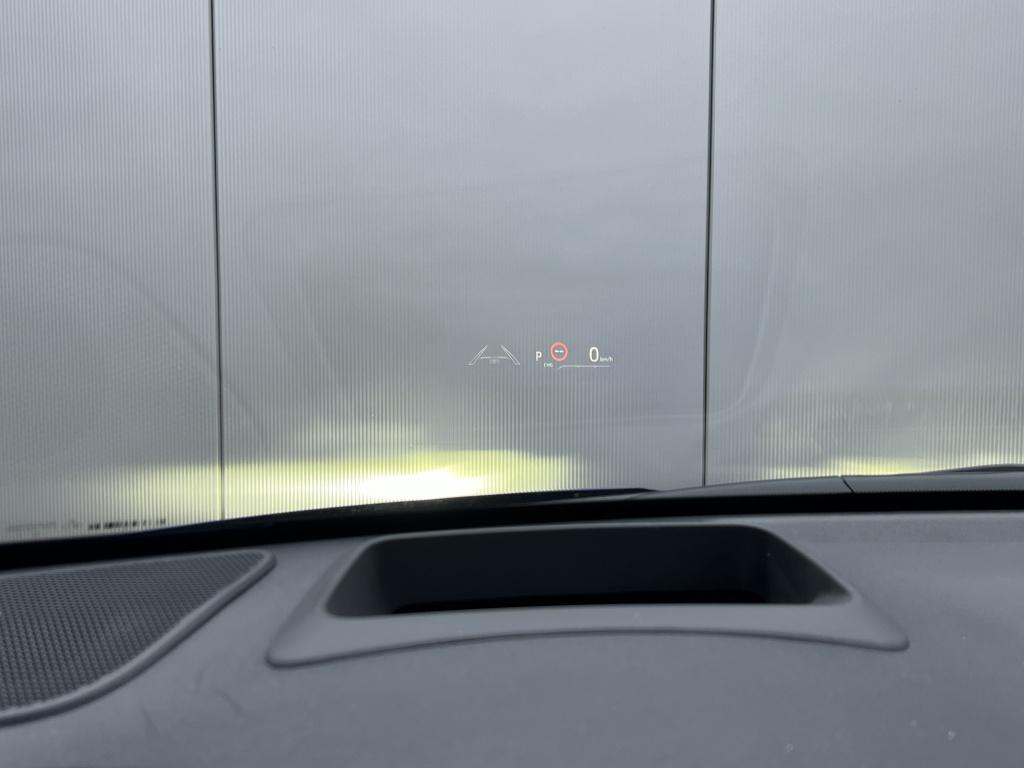 Toyota Yaris 1.5 hyb. 130 executive | trekhaak | jbl audio | half leder