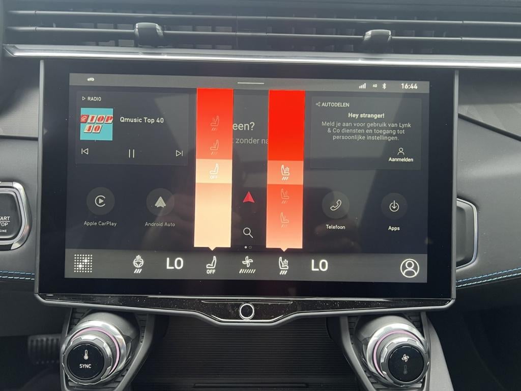 Lynk & Co 01 1.5 261pk plug in hybrid , black edition , pano dak,stuurverwa