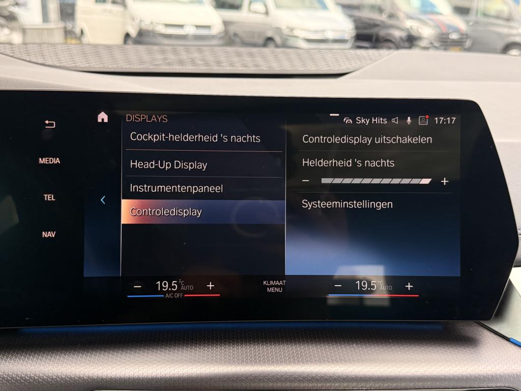BMW 2-serie active tourer 220i m-sport | pano | cruise | lane assist | hud 