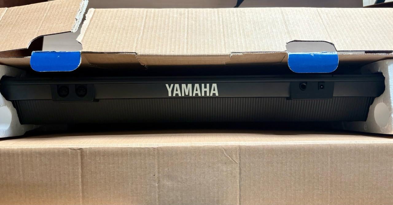 Yamaha keyboard synthesizer