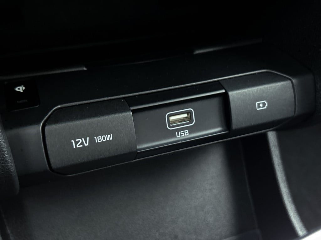 Kia E-niro executiveline 64 kwh | schuif-/kanteldak | 3-fase | jbl | stoelk