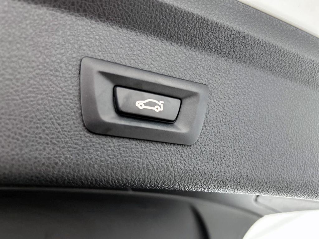 BMW 3-serie 320i xdrive executive | automaat | navigatie | leder | climate 