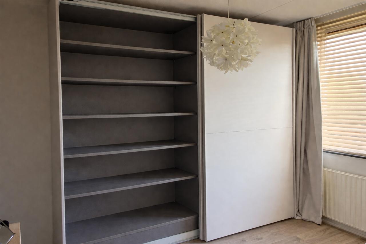 Nolte schuifdeurkast 240x240 – beige (zo goed als nieuw)