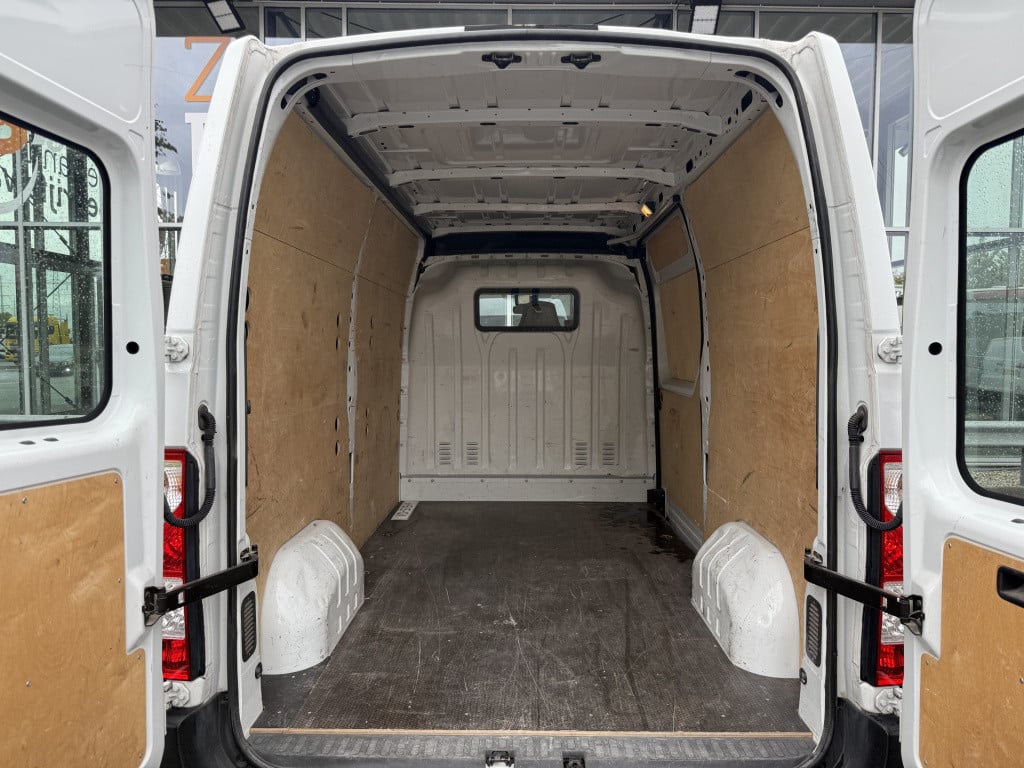 Renault Master t35 2.3 dci l2h2 | nl-auto | 1e eig | navi | cruisec. | trek