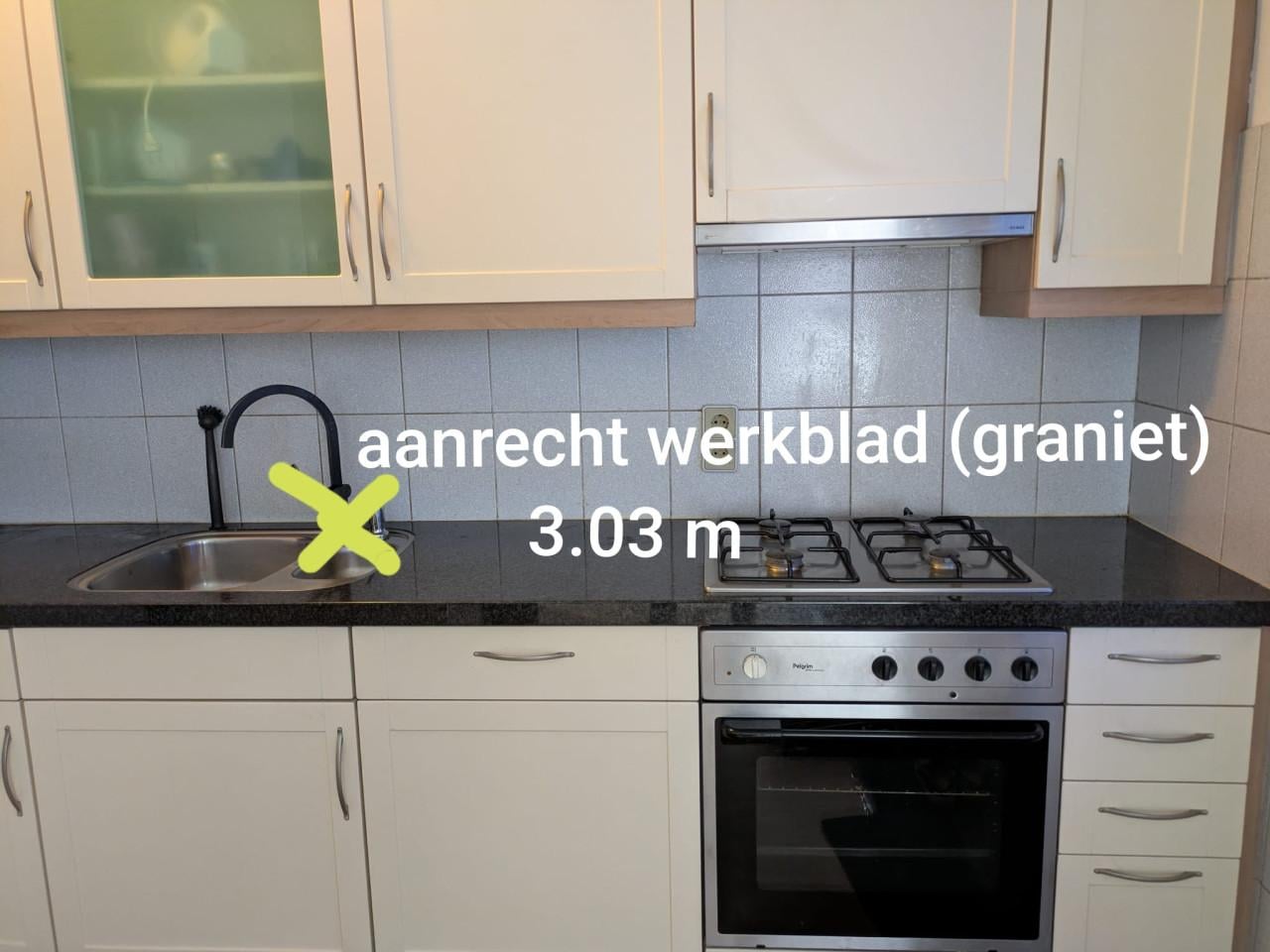 Keuken kastjes, vaatwasser ( Siemens ), gasfornuis/ oven ( Pelgrim )