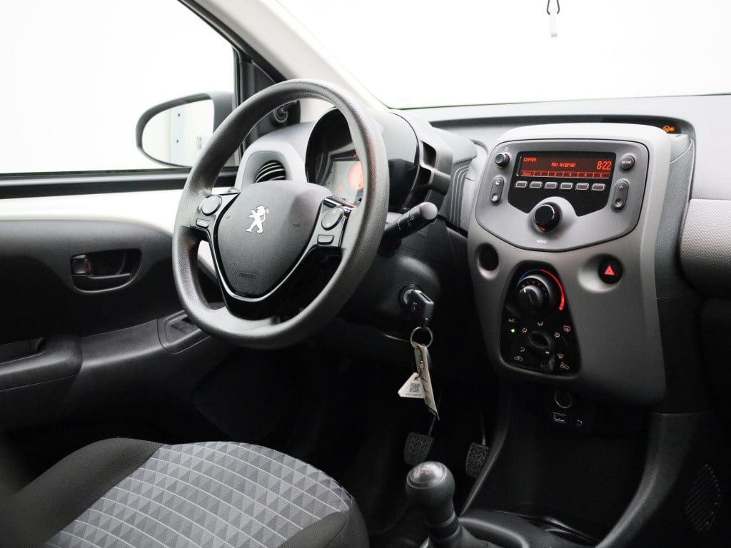 Peugeot 108 1.0 e-vti active | airco | bluetooth | lage km stand