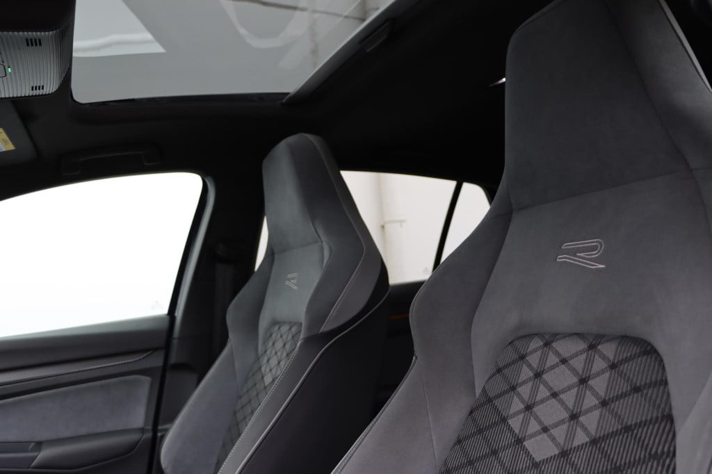 Volkswagen Golf 1.5 etsi r-line