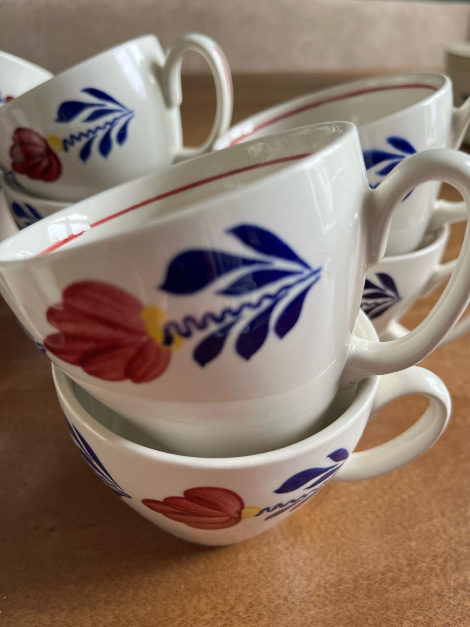 Boerenbond kopjes en melkkannetje