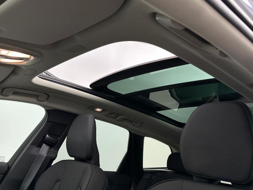 Volvo XC60 t6 398pk recharge ultra dark| pano| hud| 360camera|