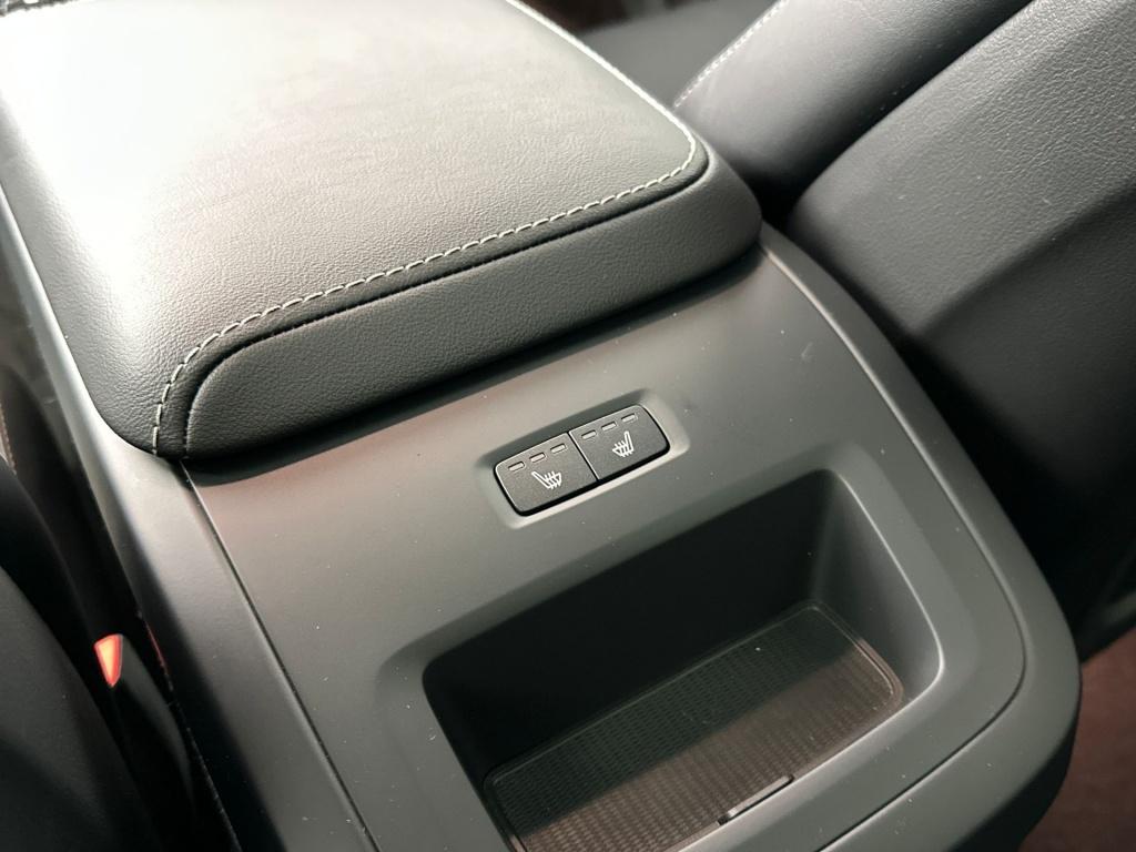 Volvo XC60 t6 398pk recharge black edition| pano| luchtvering| 360 camera