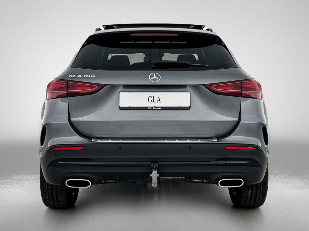 Mercedes-Benz Gla-klasse 180 business solution amg | nightpakket | trekhaak