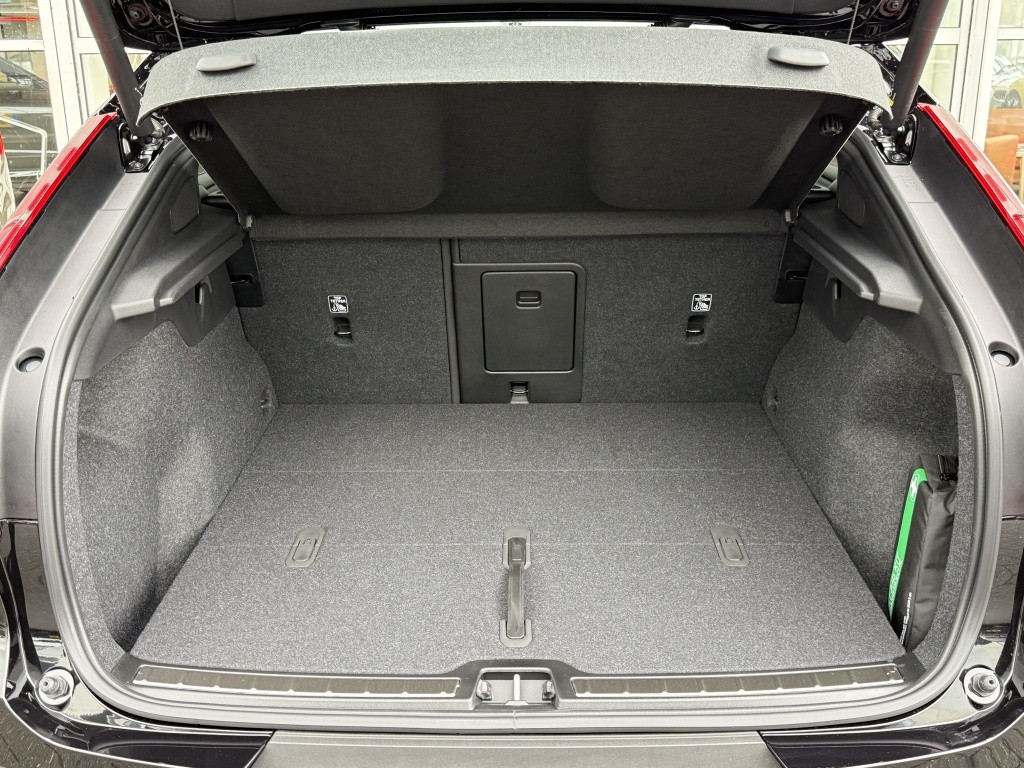 Volvo Ec40 extended ultra black edition ceramic coating+