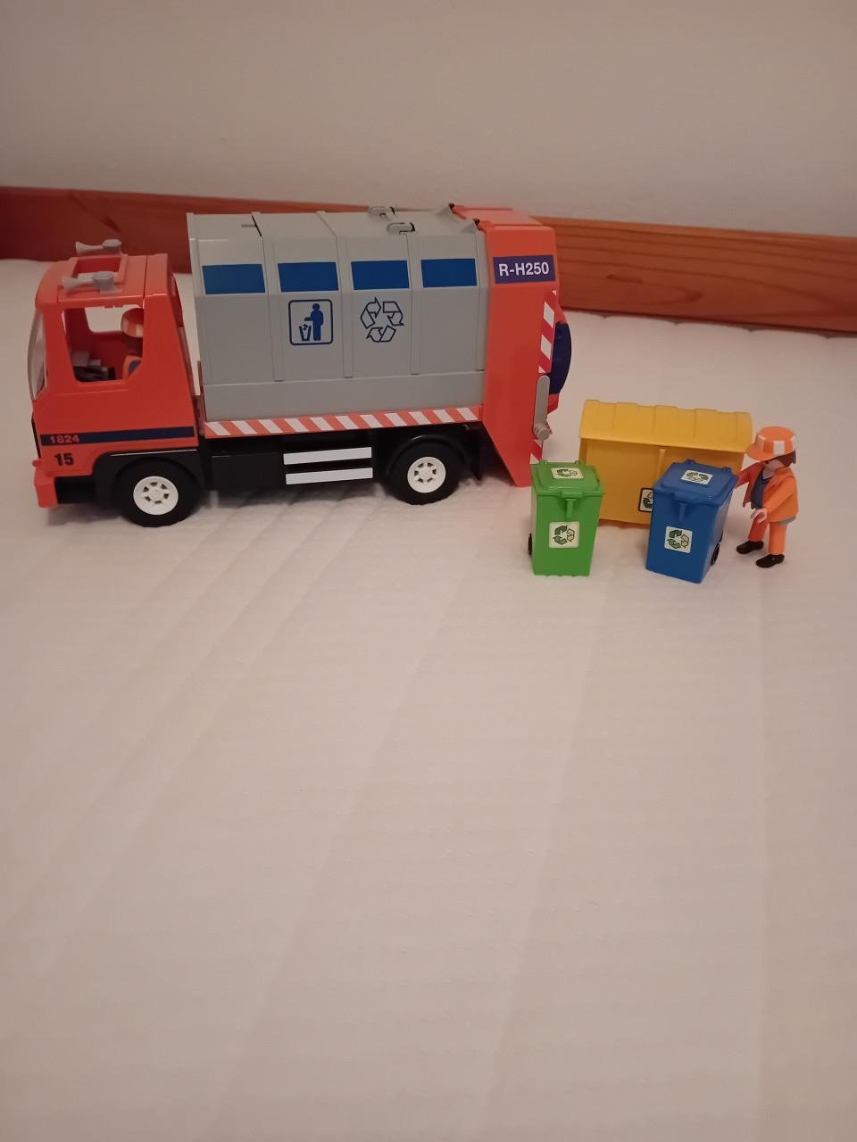 Playmobil.vuilniswagen en ladderwagen