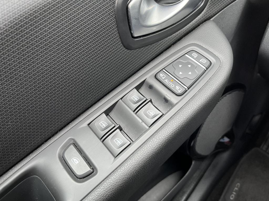 Renault Clio estate 0.9 tce intens | cruise control | airco | navigatie | p