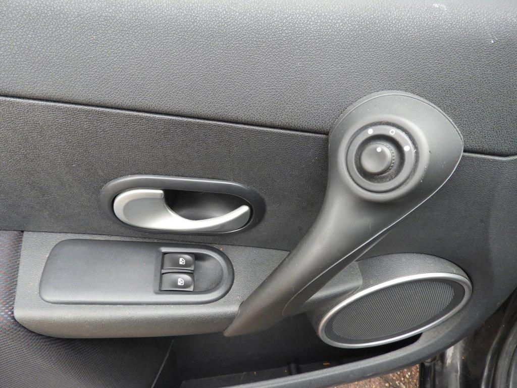 Renault Clio 1.2-16v dynamique nieuwe apk