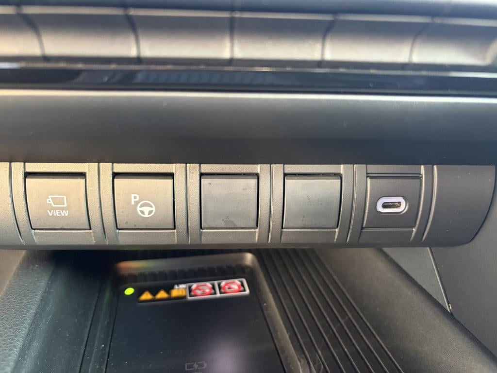 Toyota C-hr 1.8 hybrid 140 executive | trekhaak |