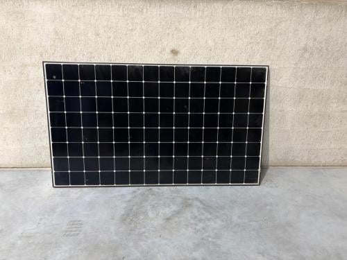 4 zonnepanelen met omvormer