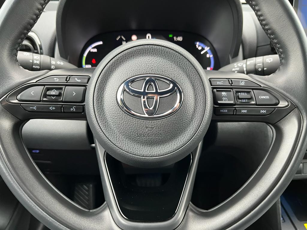 Toyota Yaris Cross 1.5 hybrid launch edition | head up display | two-tone |