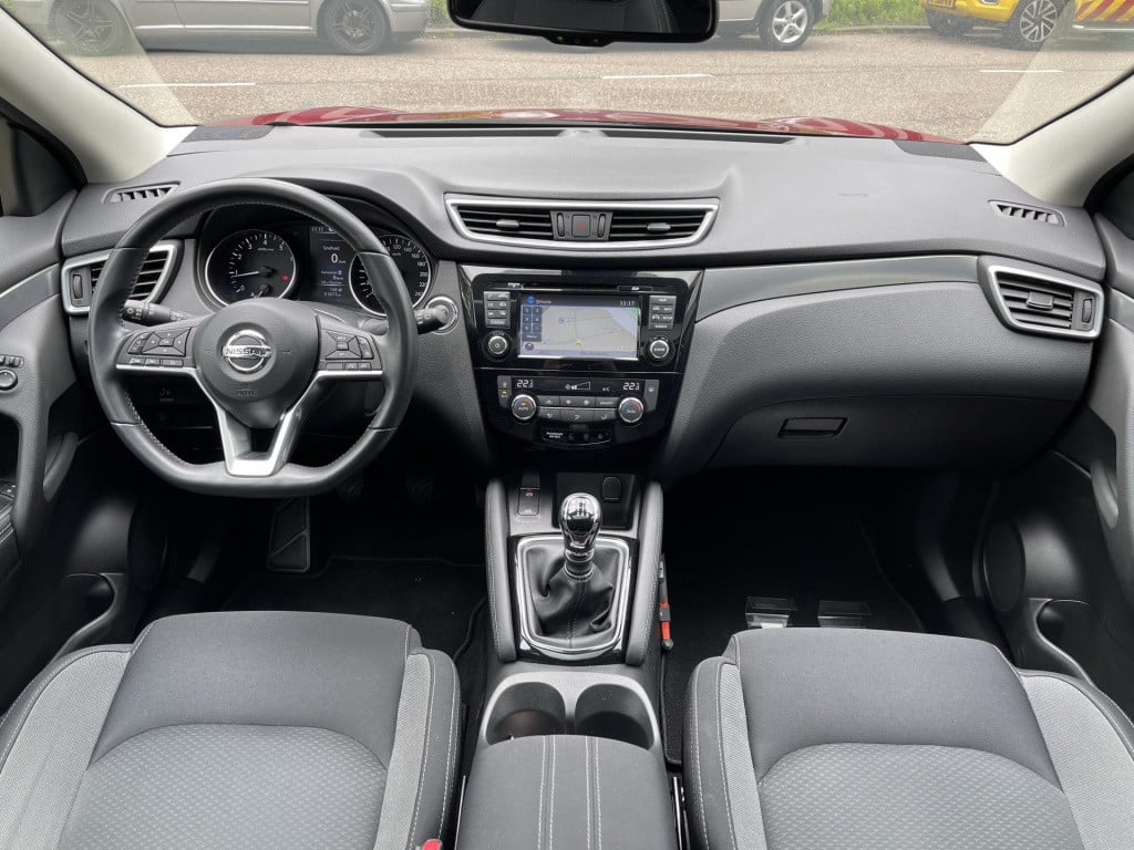 Nissan Qashqai 1.2 n-connecta design pack | trekhaak | panoramadak | naviga