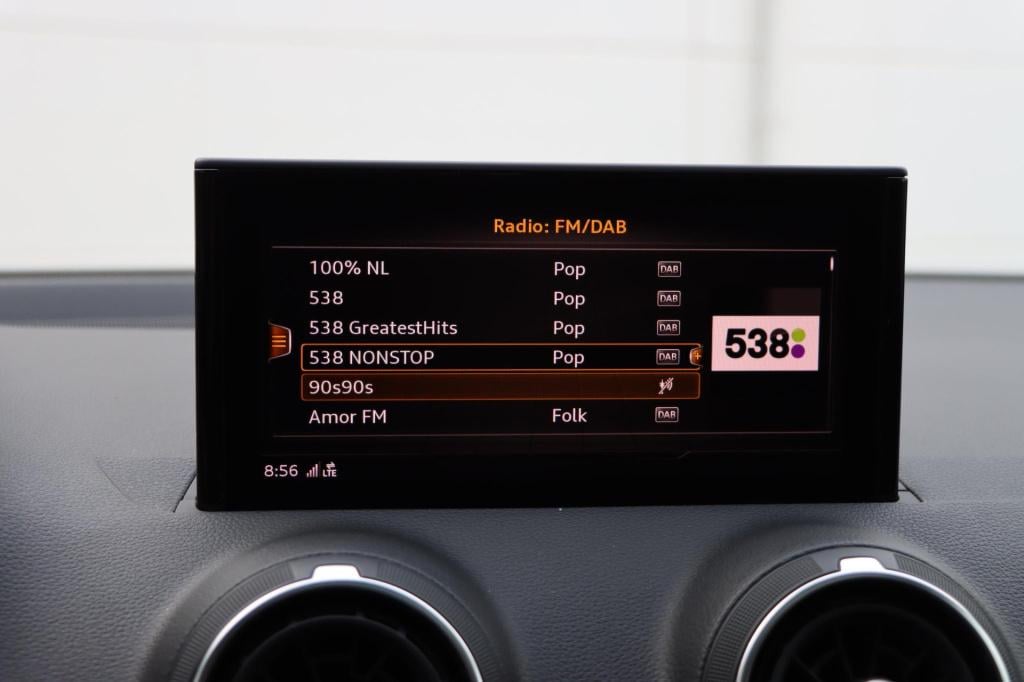 Audi Q2 35 tfsi s edition 150pk s-tronic | panoramadak