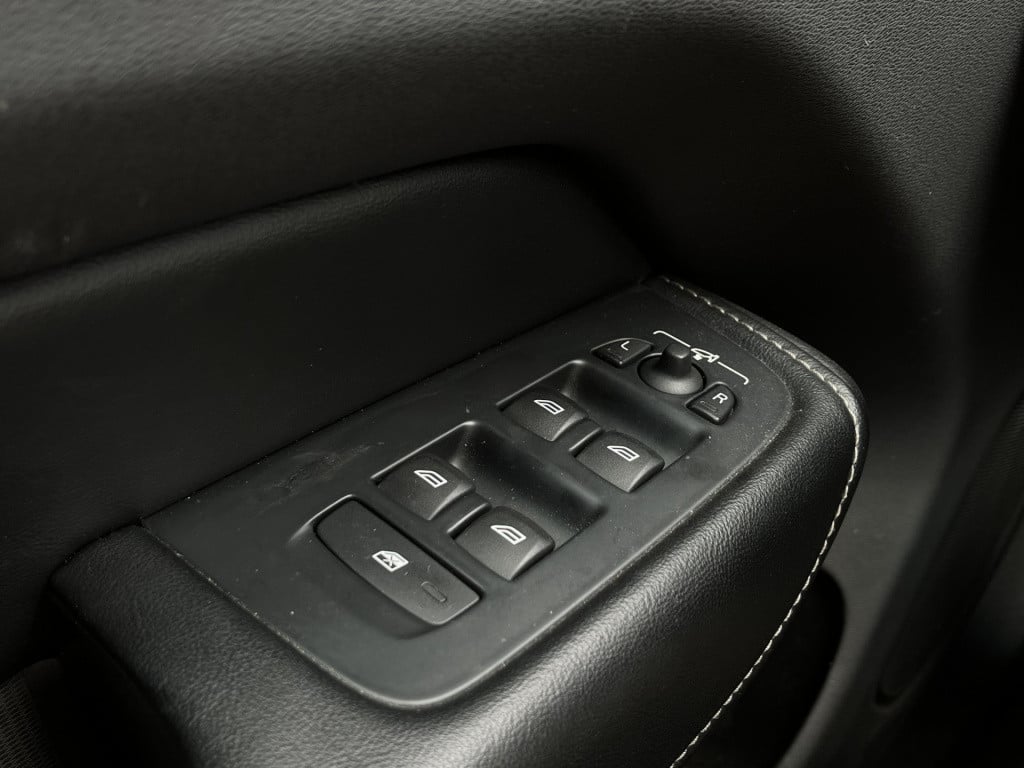 Volvo XC60 2.0 t8 twin engine awd inscription 392pk | luchtvering | 20'' lm