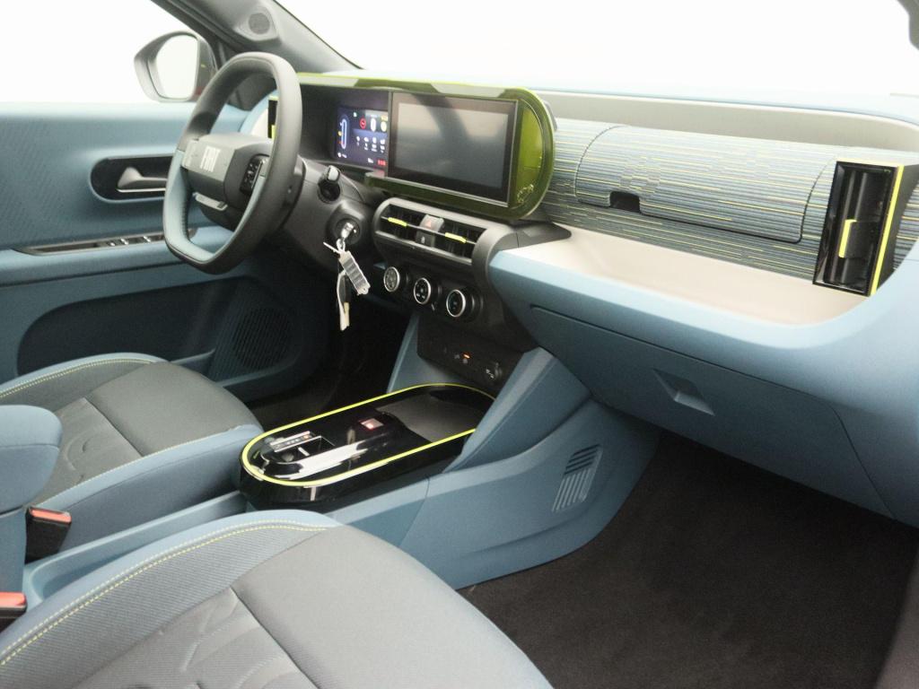 Fiat Grande Panda 1.2 hybrid icon | apple carplay & android auto | parkeers