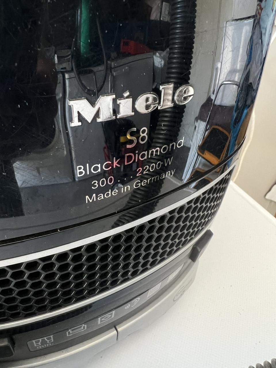 Miele S8 Black Diamond 2200W als nieuw compleet