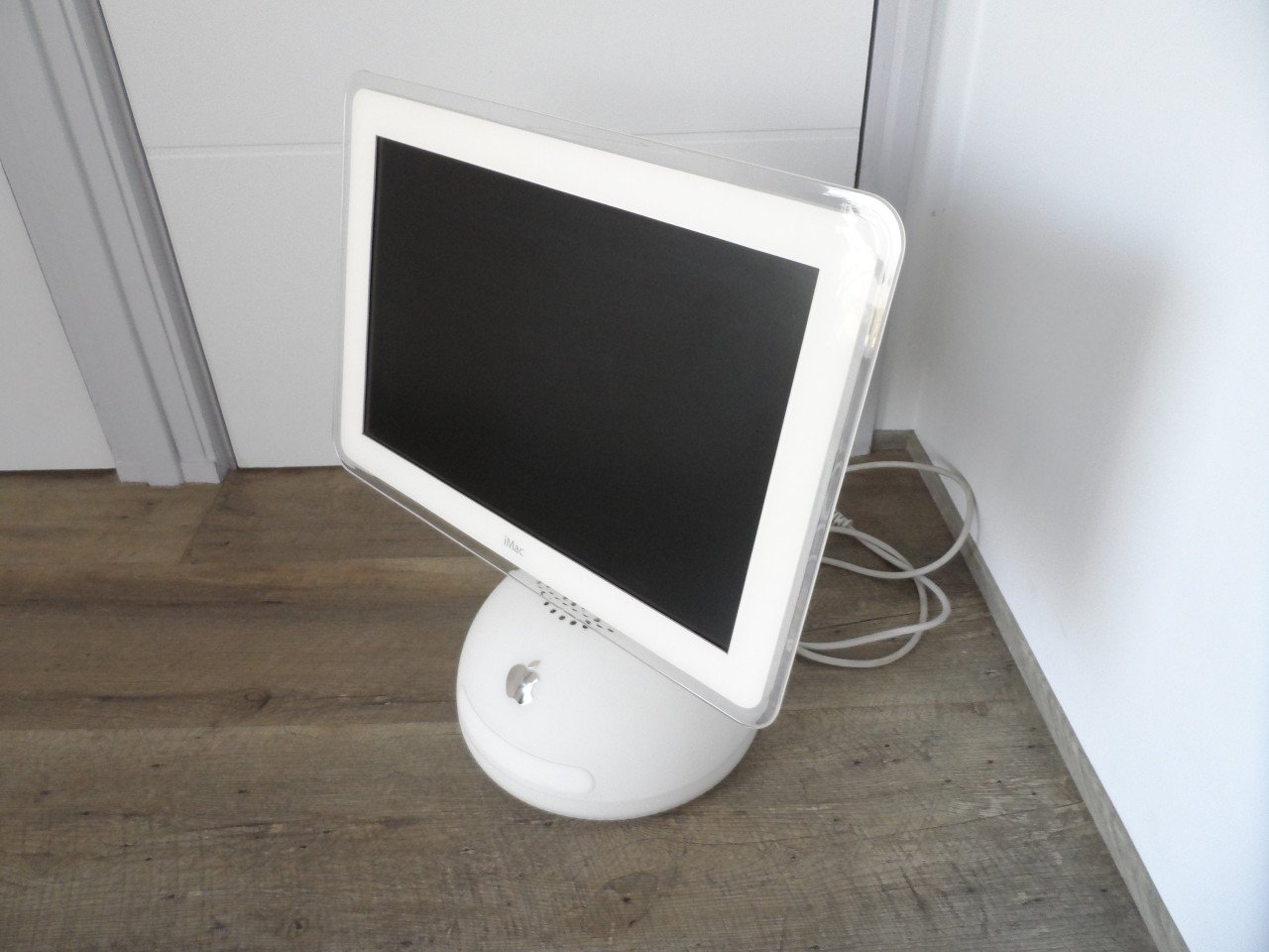 APPLE iMAC G4 M6498 PERSONAL COMPUTER with 1.25Hz /256Mb/80HD