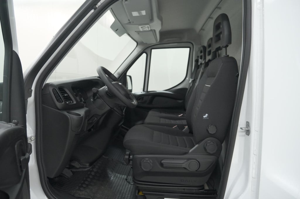 Iveco Daily 35s16v 2.3 410 h2 | direct leverbaar | complete betimmering laa