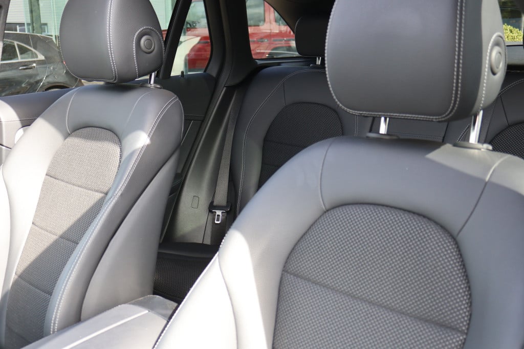 Mercedes-Benz Glc 300e 4matic business solution luxury l mbux l panoramadak