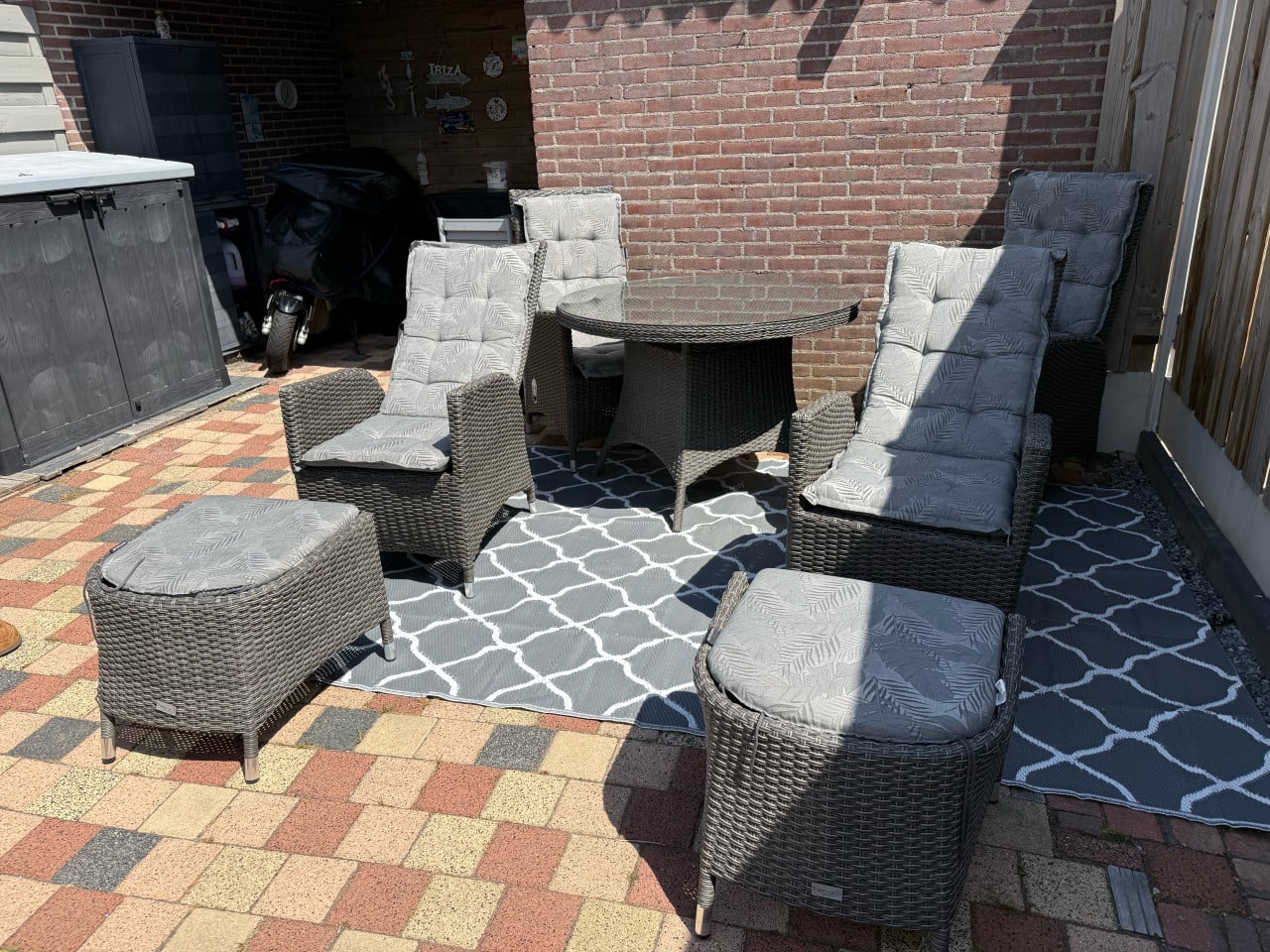 Mooi 7 delig tuinset met verstelbare stoelen!