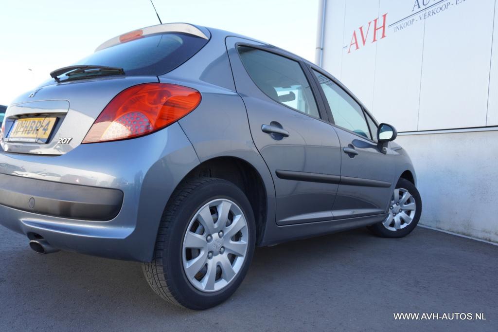 Peugeot 207 1.4 vti xs