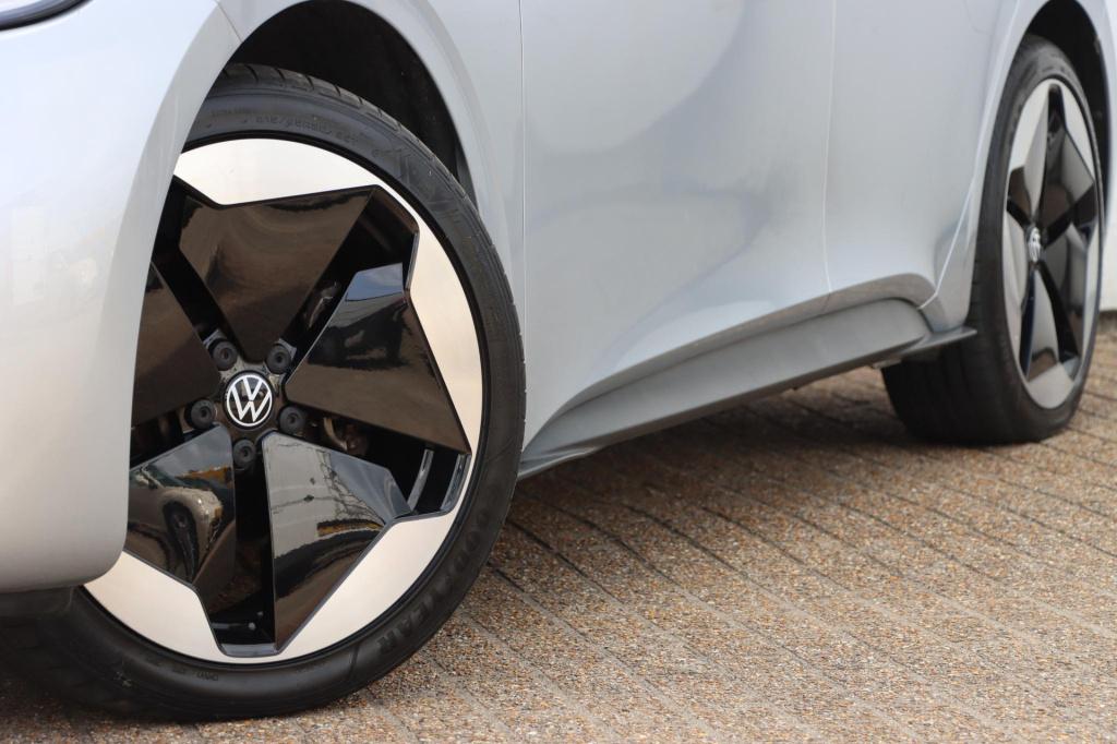 Volkswagen Id.3 pro 58 kwh 204pk | soh 95,5% |