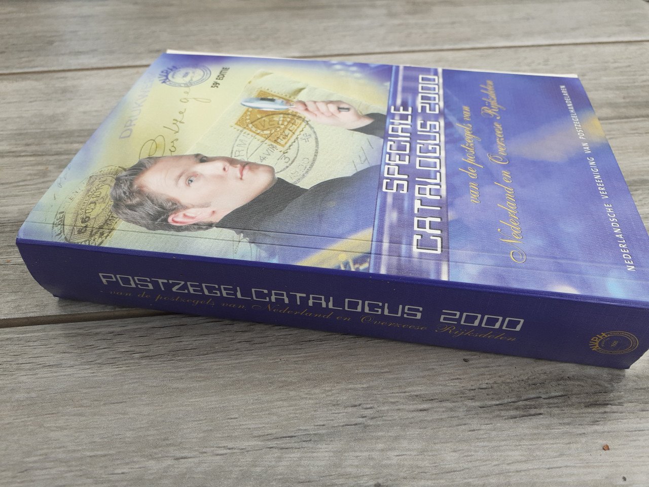 Catalogus postzegels 2 x