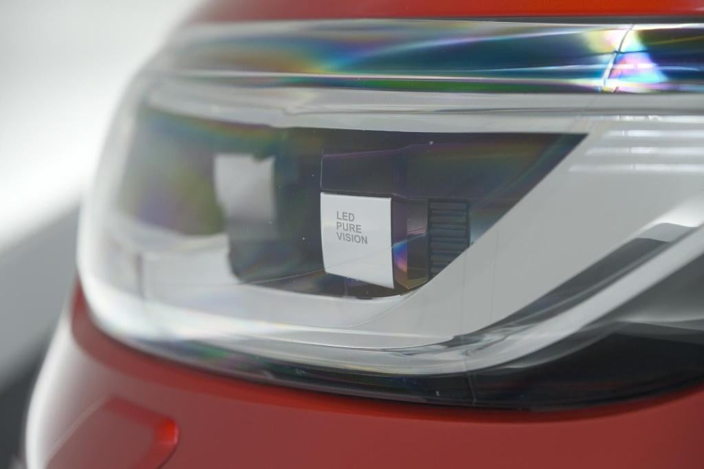 Renault Kadjar 1.3 tce 140 edc limited | trekhaak | allseason banden | stoe