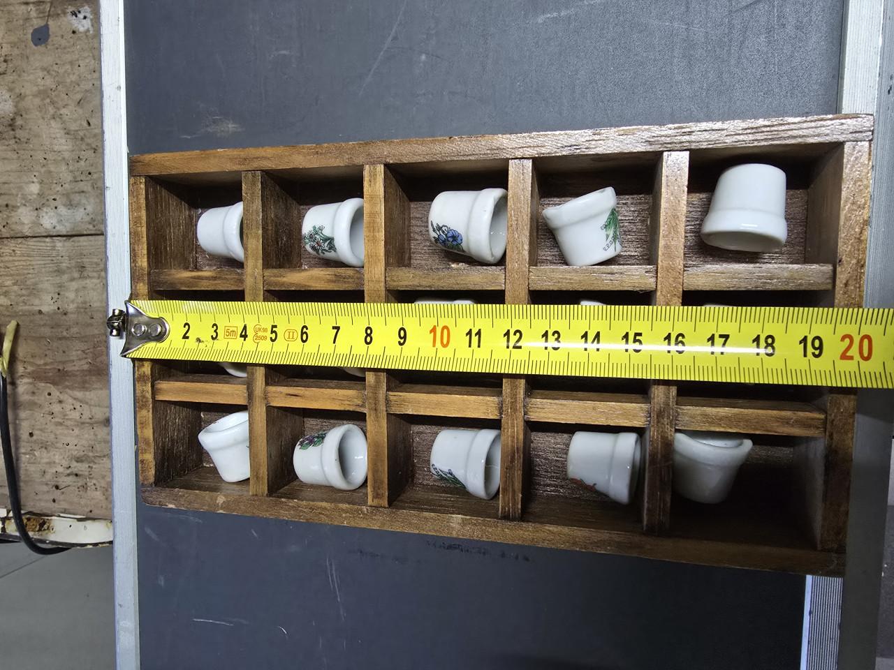 Porseleinen vingerhoedjes