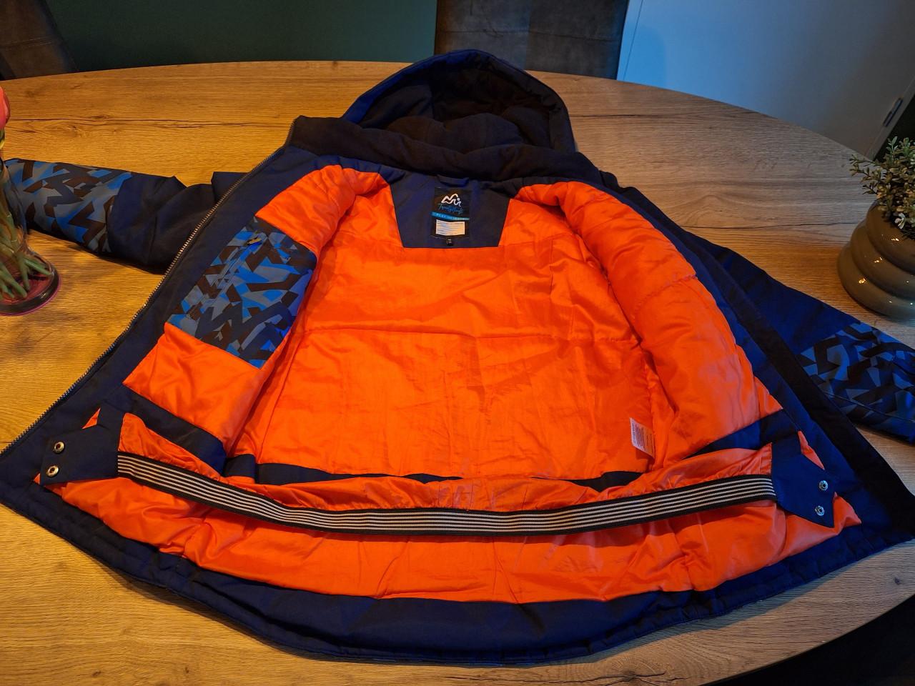 Ski-jas maat 176 te koop.