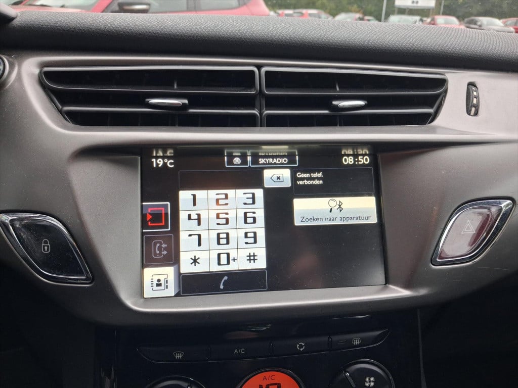 Citroen C3 1.2 puretech 82pk feel edition trekhaak | navigatie | cruise & c