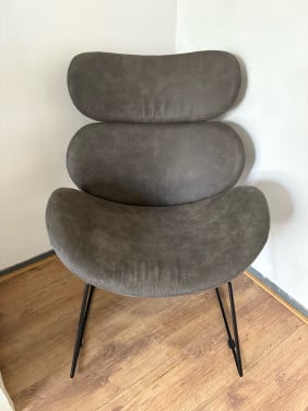 Grijze fauteuil