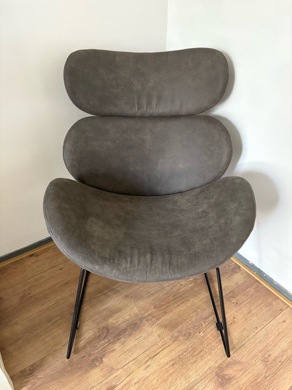 Grijze fauteuil