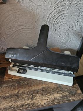 Leitz Akto 5114 perforator - Vintage kantoorartikel
