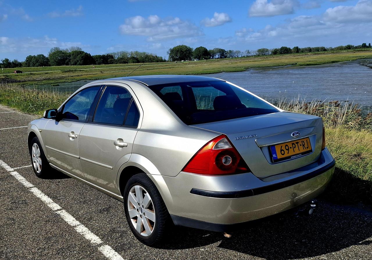 Ford Mondeo Futura 1.8, 2004