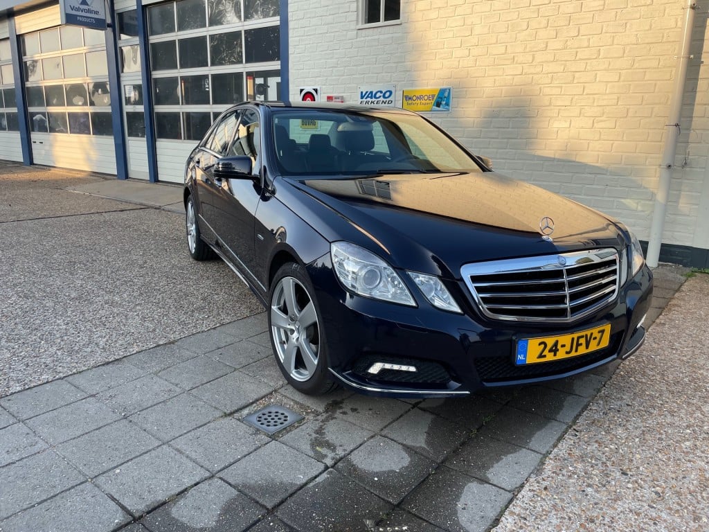 Mercedes-Benz E-Klasse e350 avantgarde / luchtvering