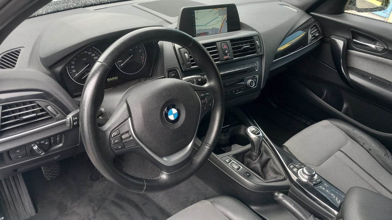 Bmw 1-SERIE 118i Business Urban 5drs bj:2012 airco-navigatie-leer